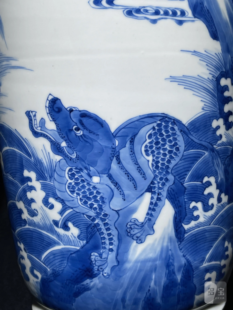 清康熙 青花海水瑞兽纹棒槌瓶 - 图6